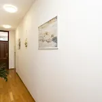 Marivi - Luxury Above The Znjan Apartman