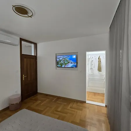 Апартаменты Marivi - Luxury Above The Znjan Сплит