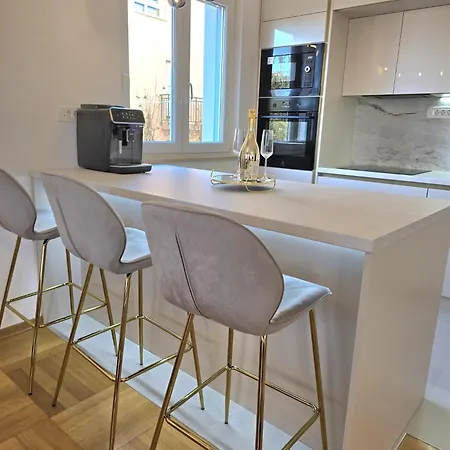 Marivi - Luxury Above The Znjan Apartment