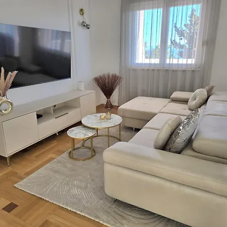 Apartment Marivi - Luxury Above The Znjan *