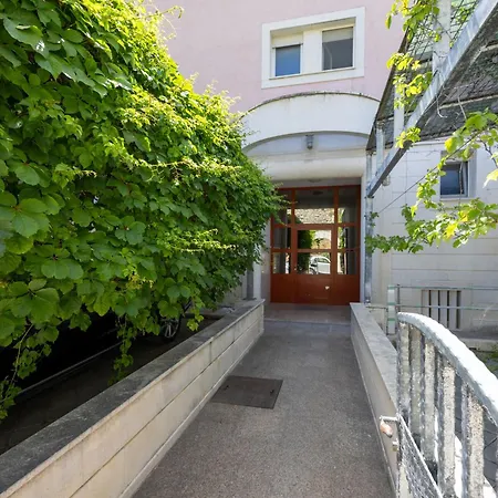 Apartment Marivi - Luxury Above The Znjan