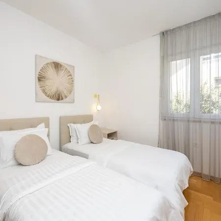 Marivi - Luxury Above The Znjan *