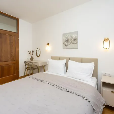 Marivi - Luxury Above The Znjan