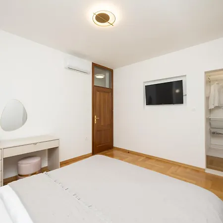 Marivi - Luxury Above The Znjan Split