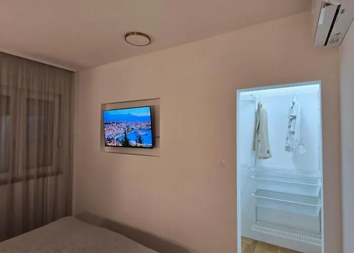 Marivi - Luxury Above The Znjan *