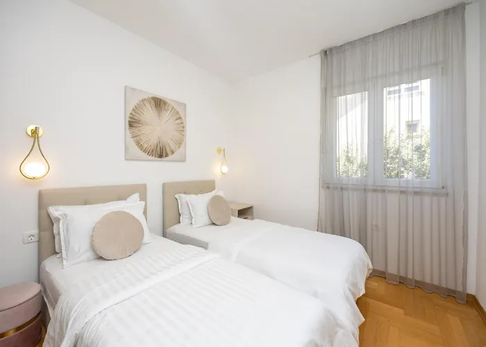 Marivi - Luxury Above The Znjan *